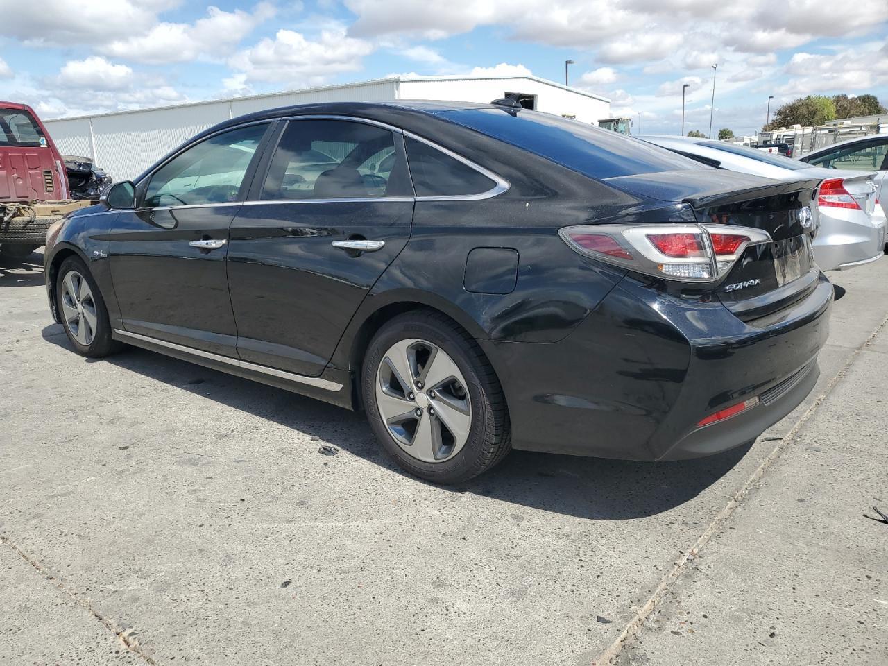 2016 Hyundai Sonata Hybrid - Image 2