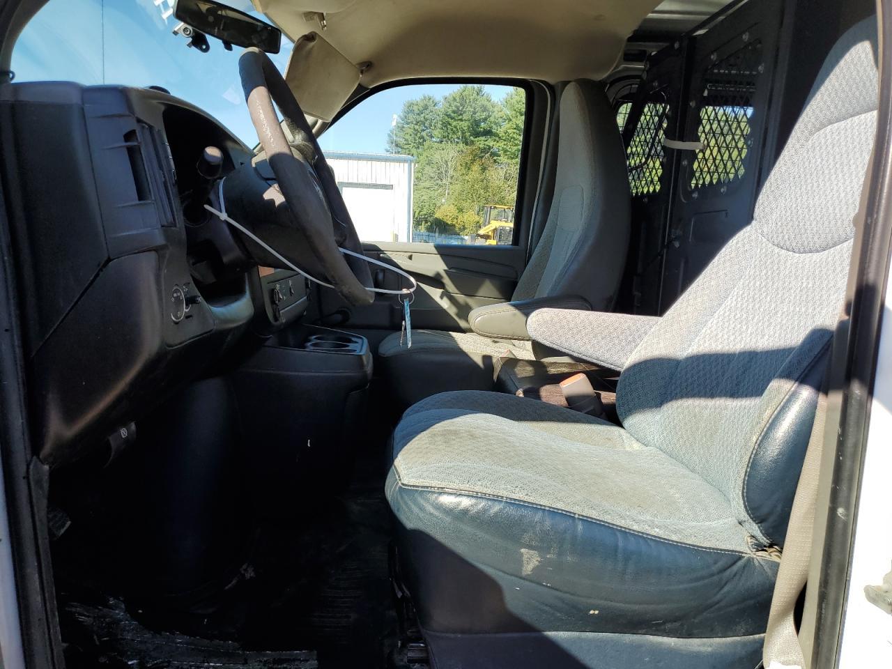 2010 GMC Savana G2500 - Фото 7