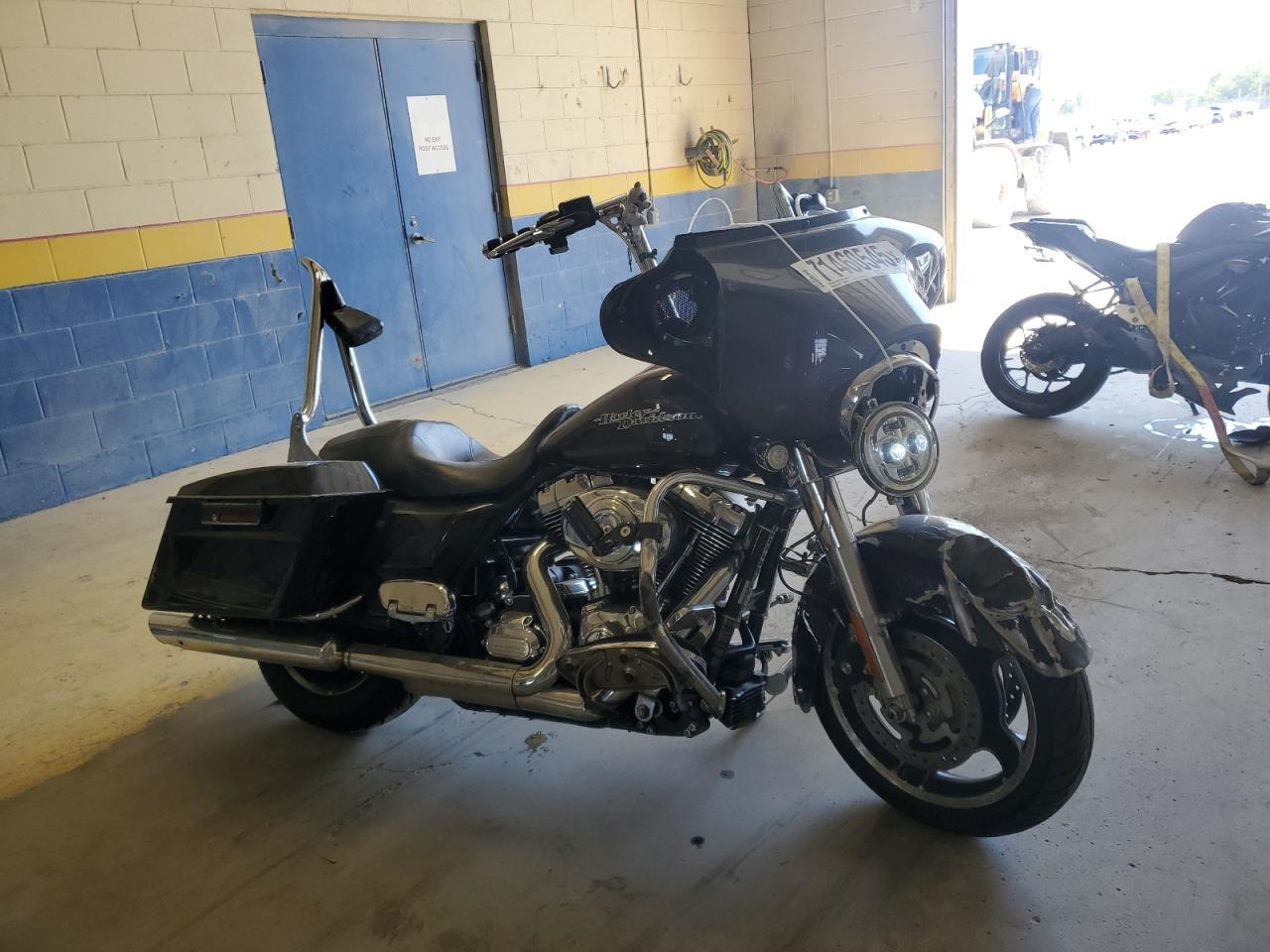 2011 Harley-Davidson Flhx