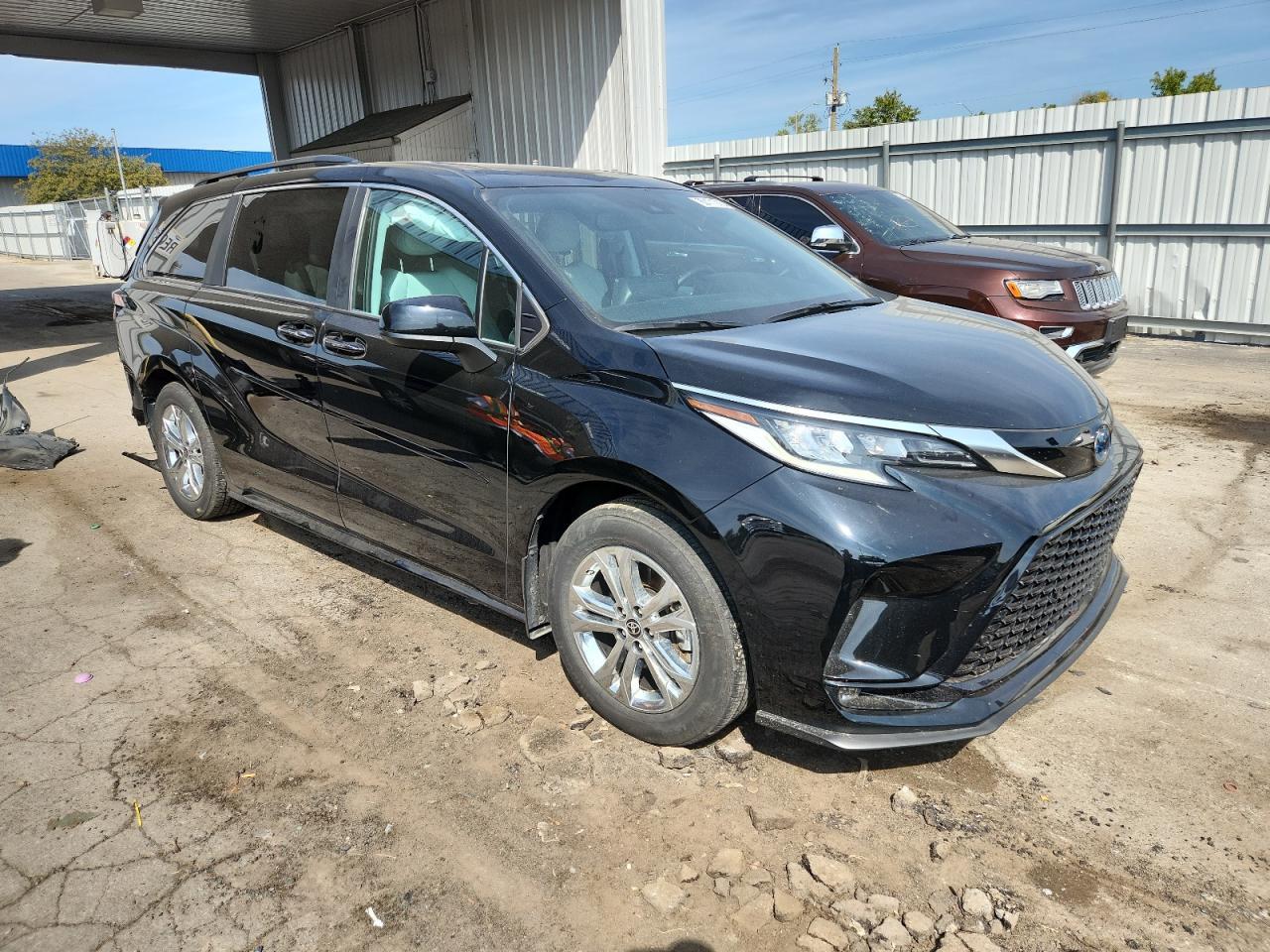2023 Toyota Sienna Xse - Фото 4