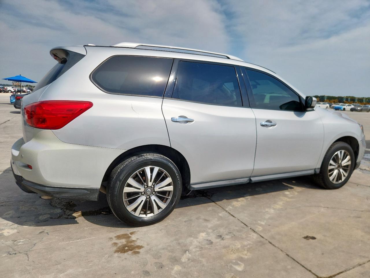 2019 Nissan Pathfinder S - Фото 3