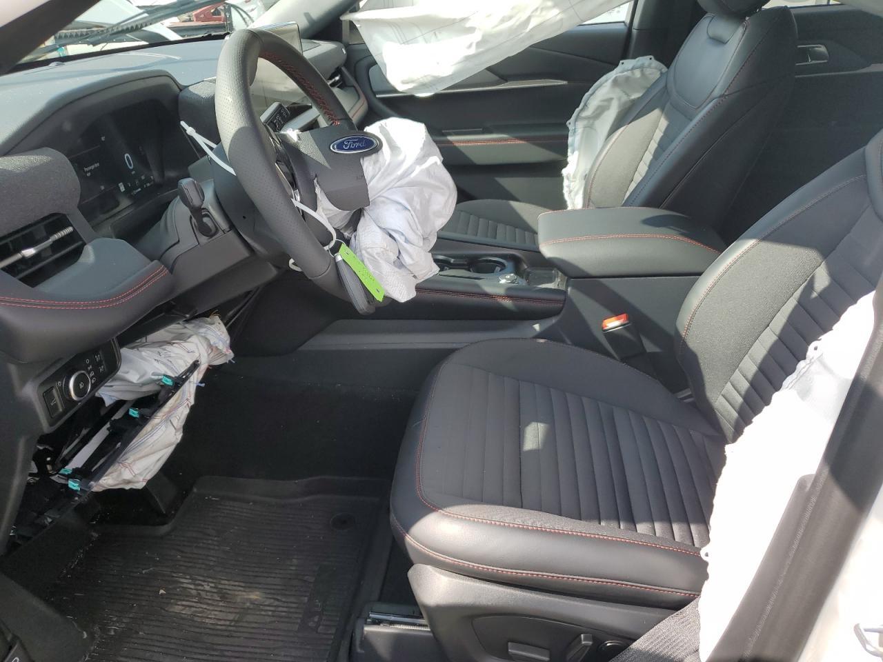 2025 Ford Explorer St-Line - Image 7