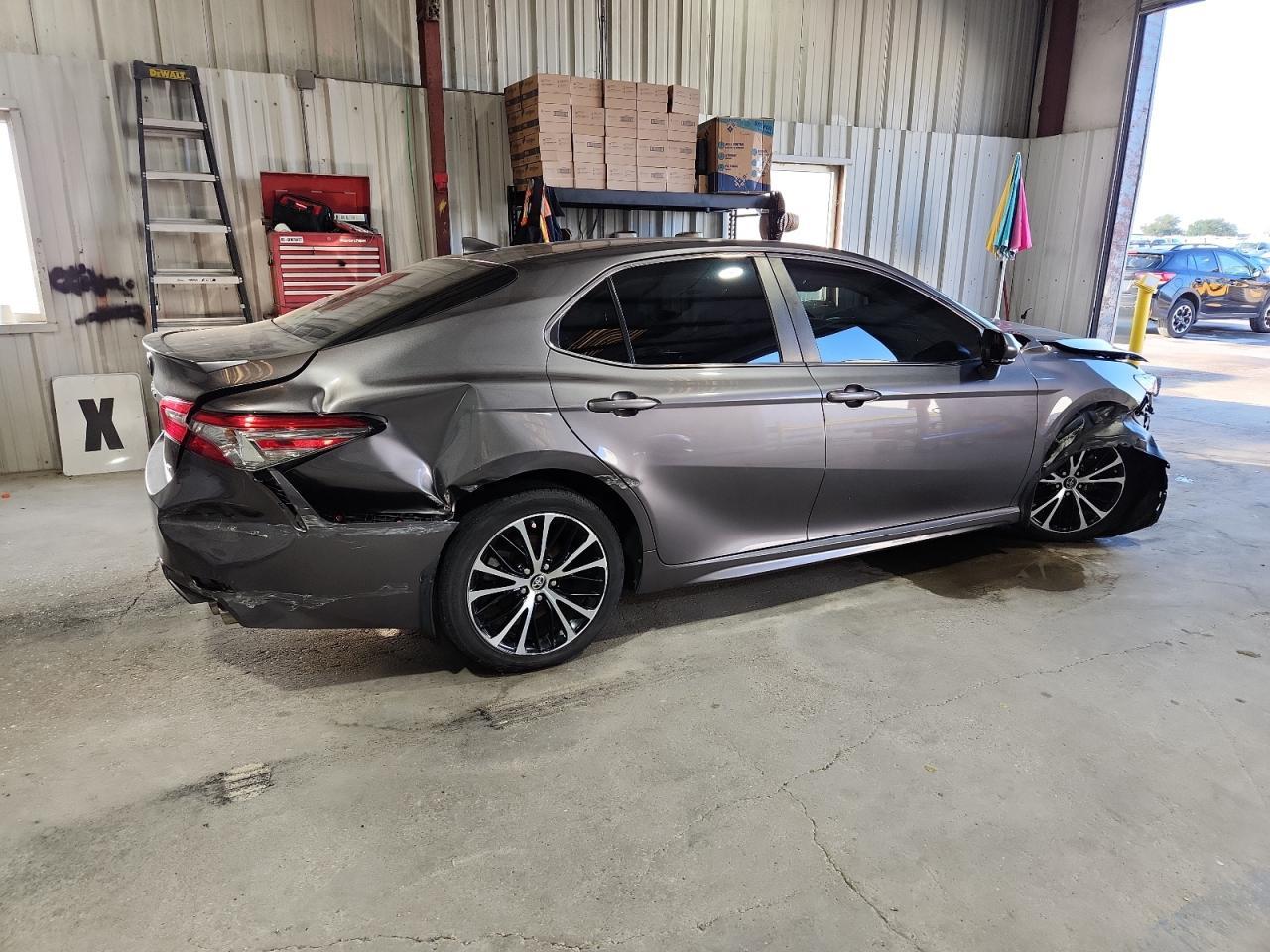 2019 Toyota Camry L - Image 3