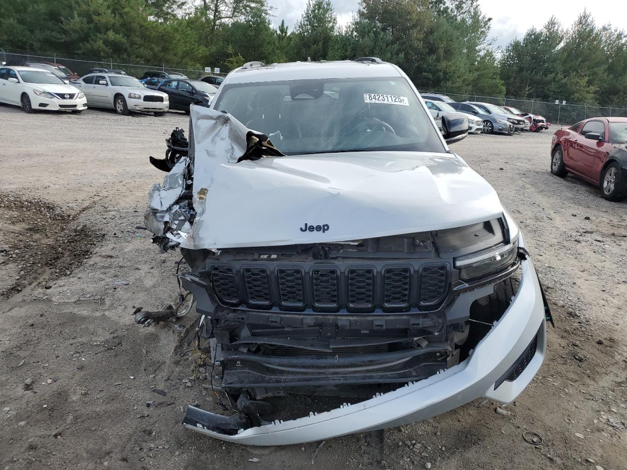 2023 Jeep Grand Cherokee Laredo - Фото 5