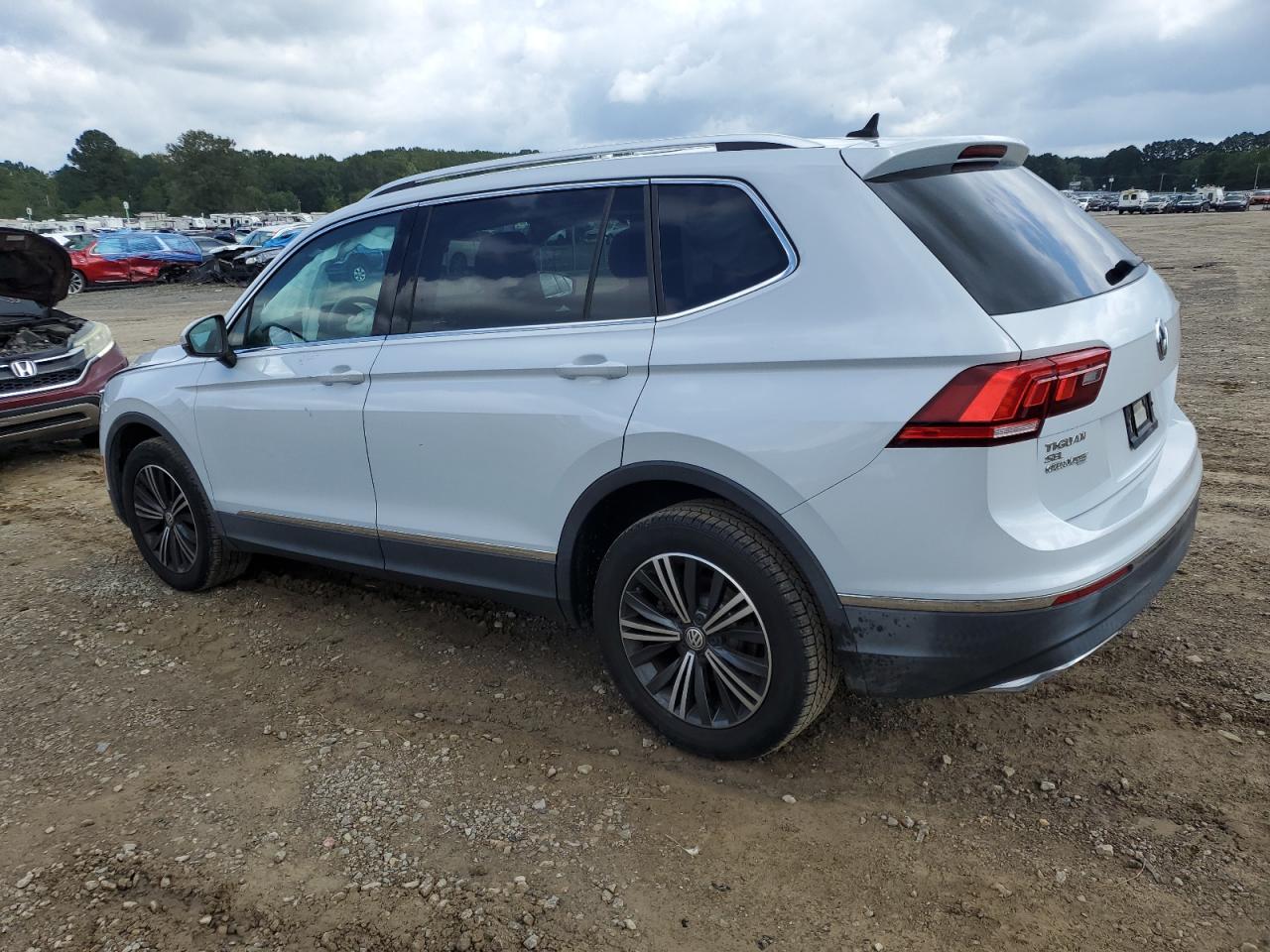 2018 Volkswagen Tiguan Se - Фото 2