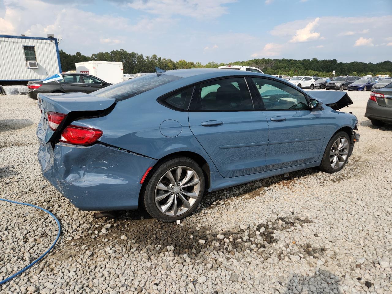 2015 Chrysler 200 S - Image 3
