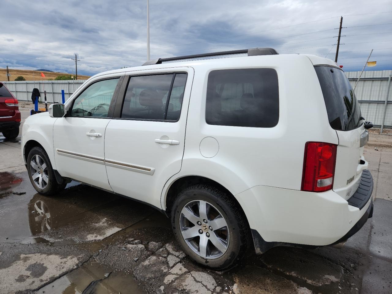2014 Honda Pilot Touring - Image 2