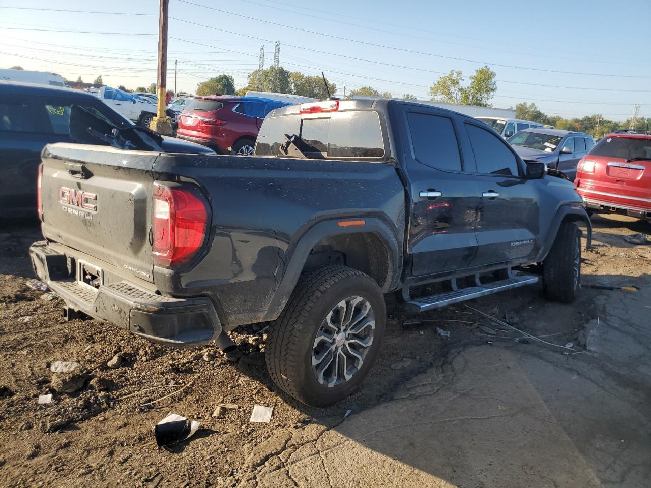 2025 GMC Canyon Denali - Image 3