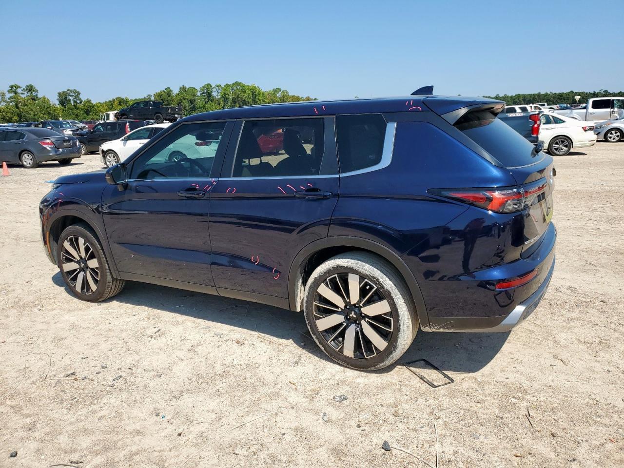 2025 Mitsubishi Outlander Se - Фото 2