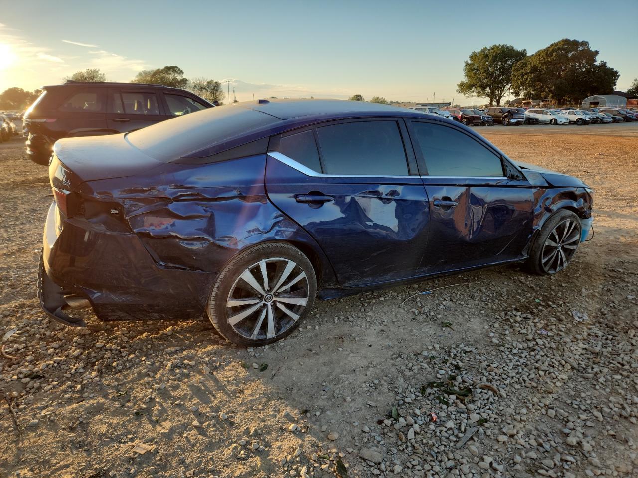 2021 Nissan Altima Sr - Фото 3