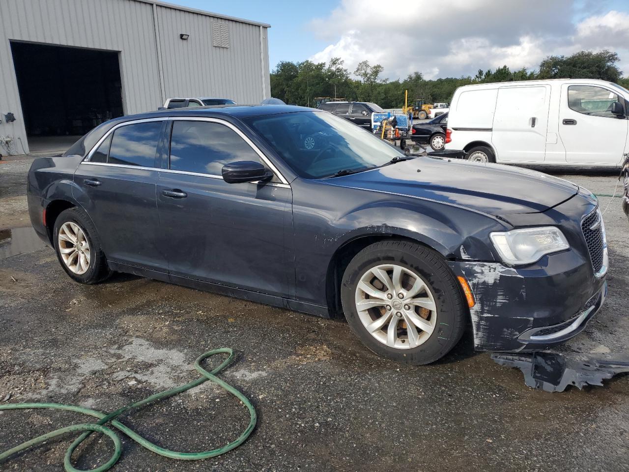 2015 Chrysler 300 Limited - Image 4