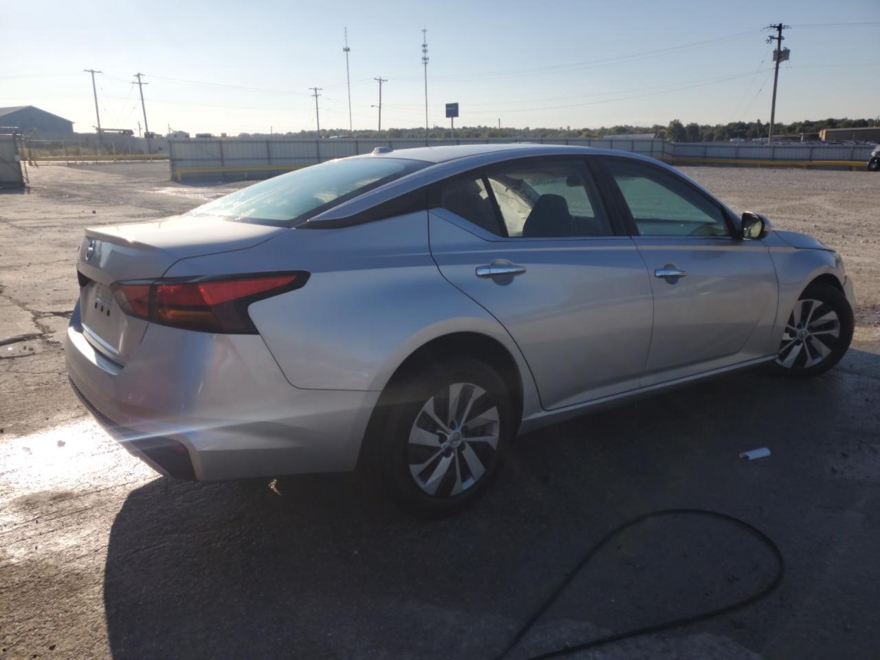 2020 Nissan Altima S - Image 3