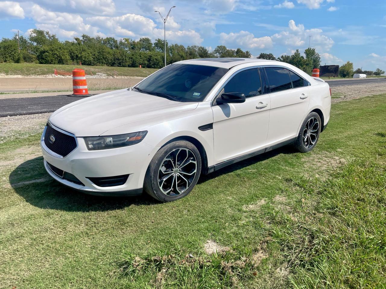 2015 Ford Taurus Sho - Фото 2