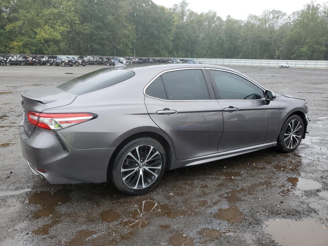 2019 Toyota Camry L - Фото 3