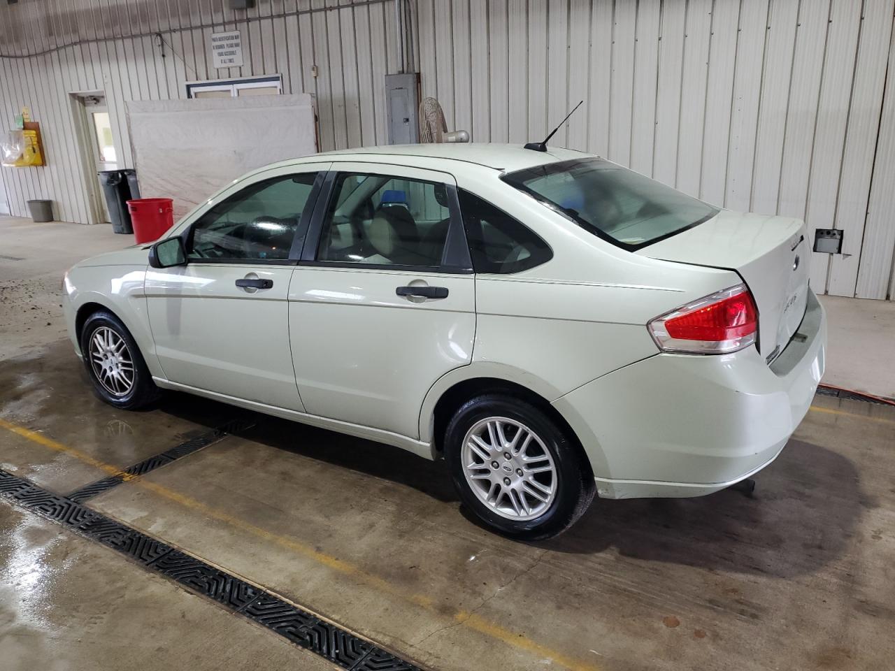 2010 Ford Focus Se - Image 2