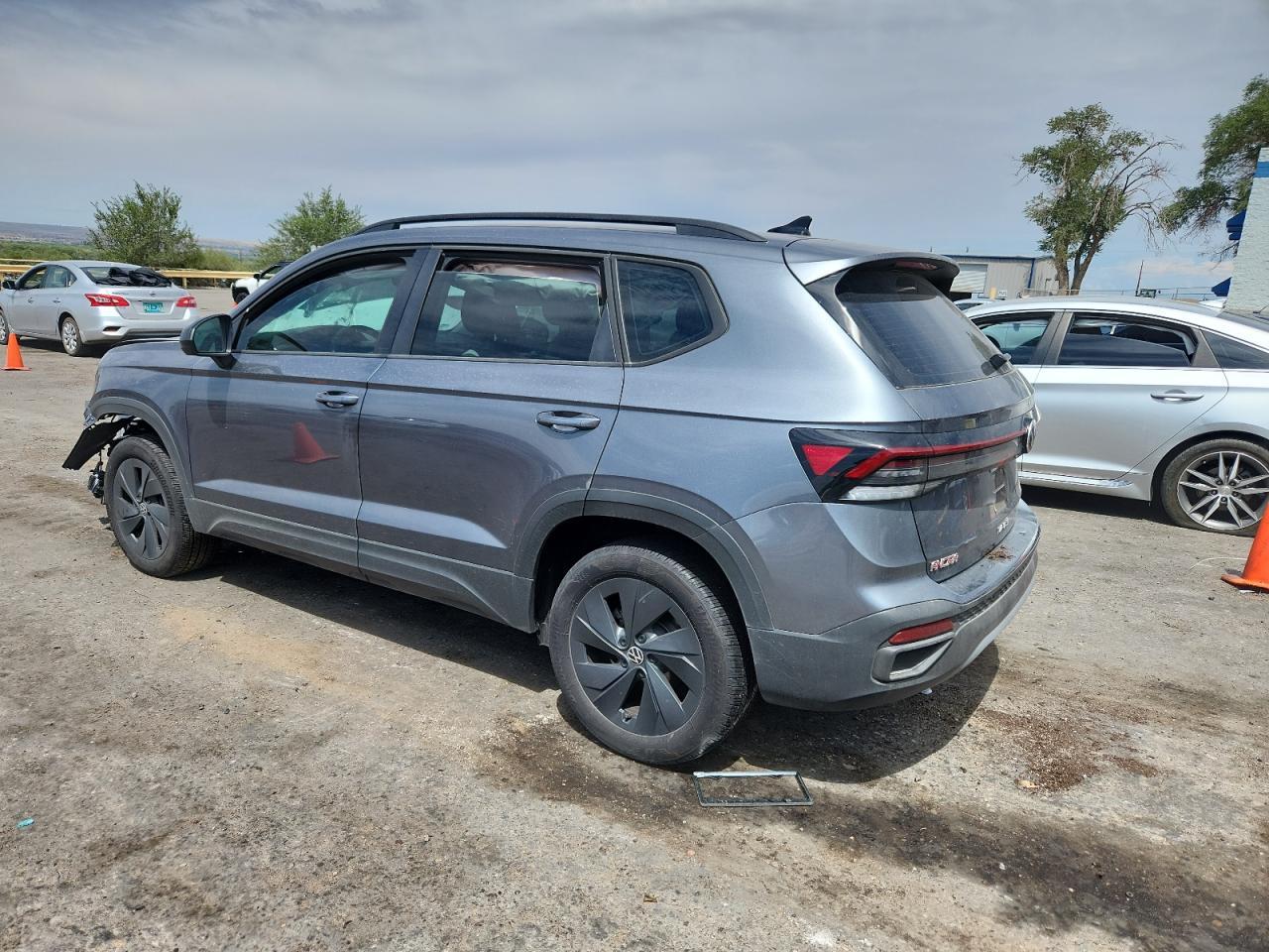 2025 Volkswagen Taos S - Фото 2