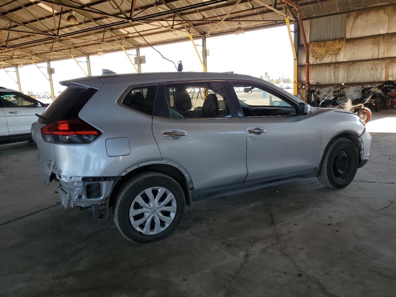 2017 Nissan Rogue S - Фото 3