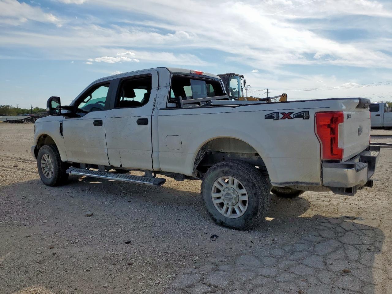 2019 Ford F250 Super Duty - Фото 2