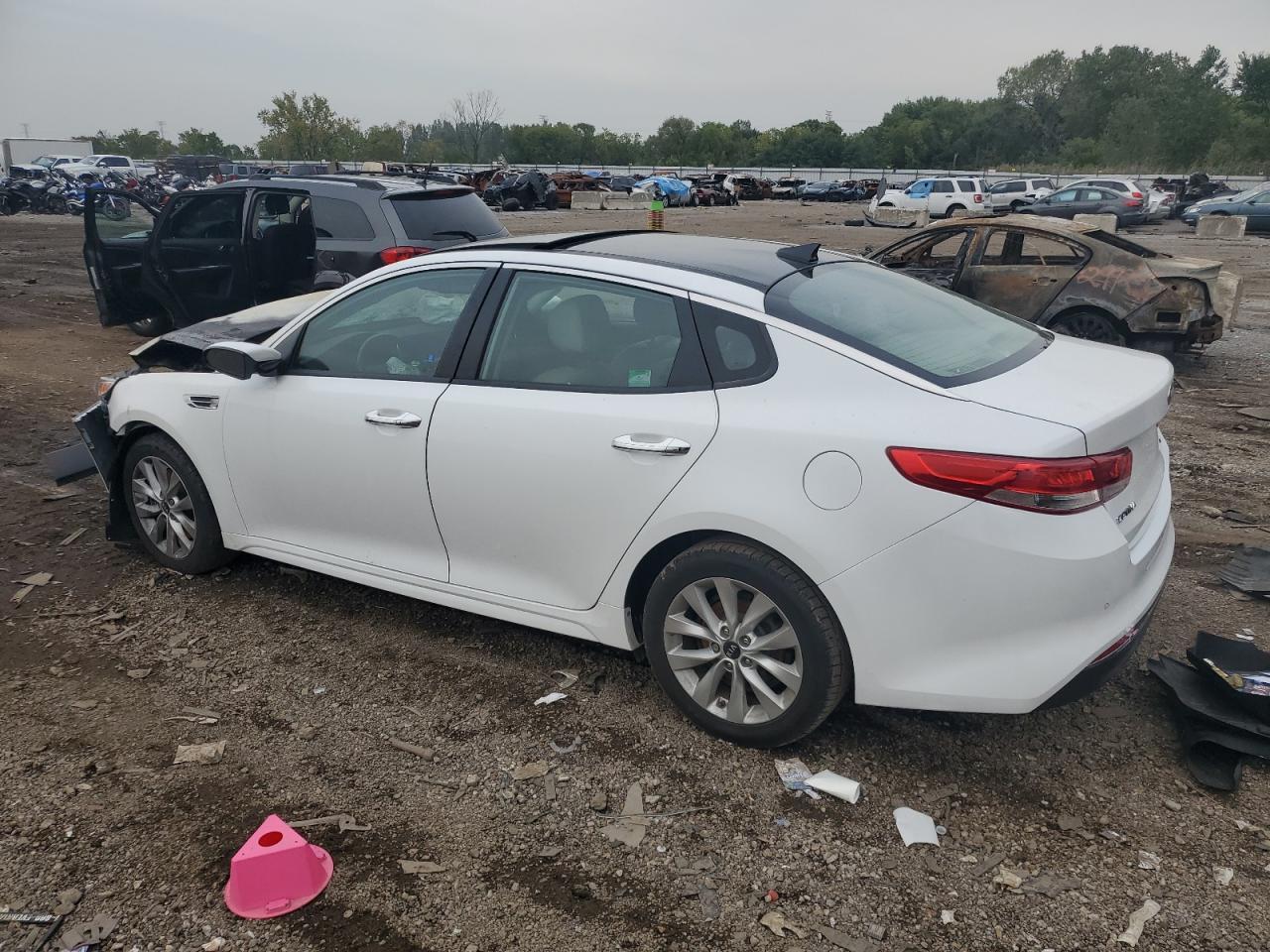 2018 Kia Optima Ex - Image 2