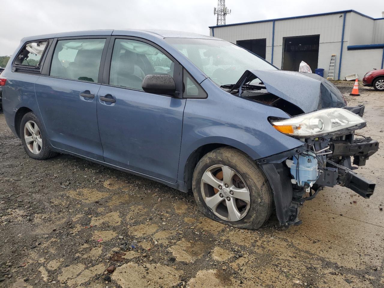 2015 Toyota Sienna - Image 4