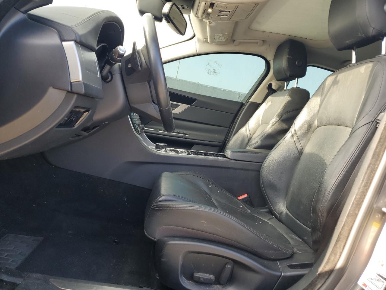 2017 Jaguar Xf Premium - Фото 7