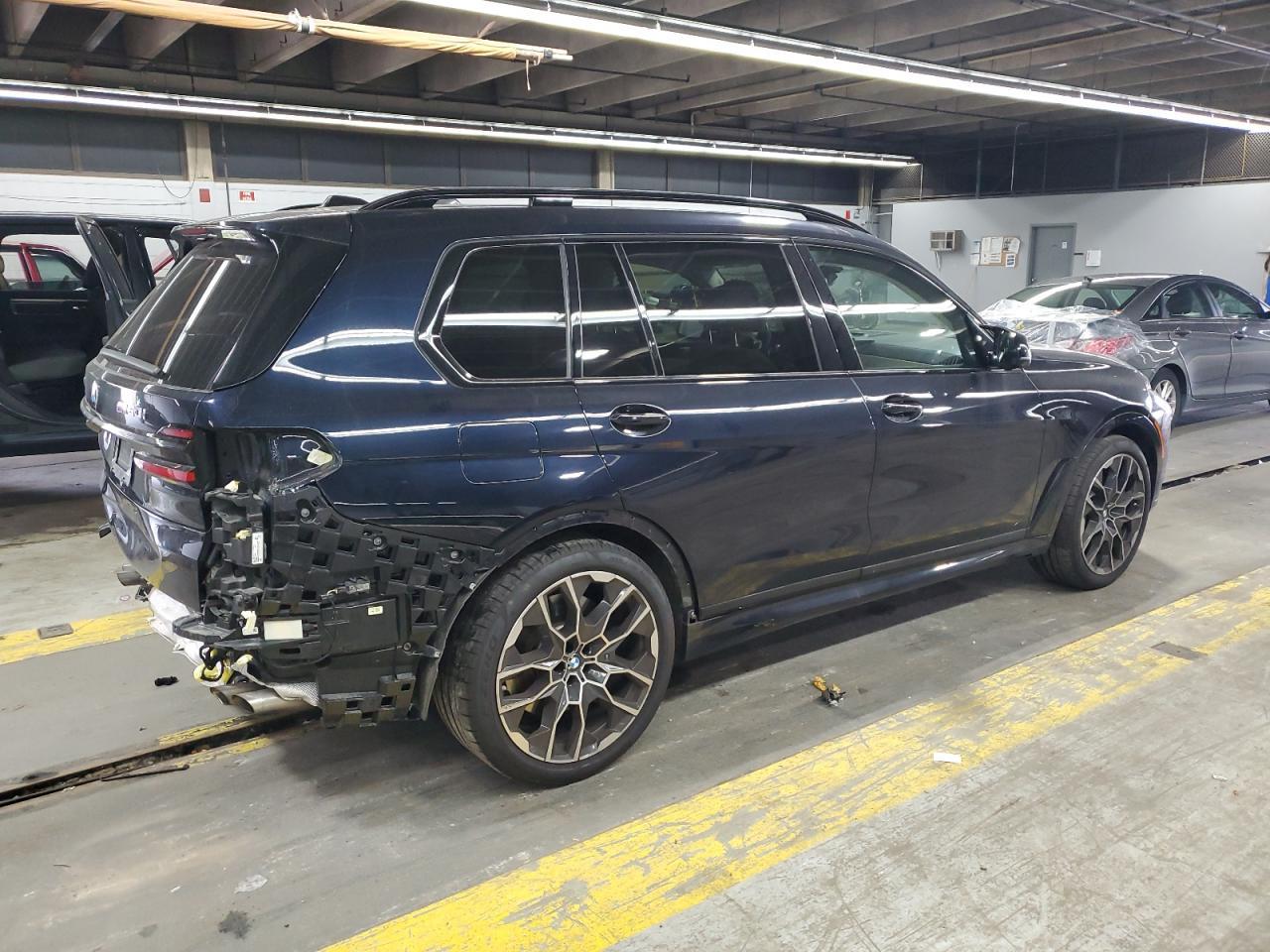 2024 BMW X7 M60I - Image 3