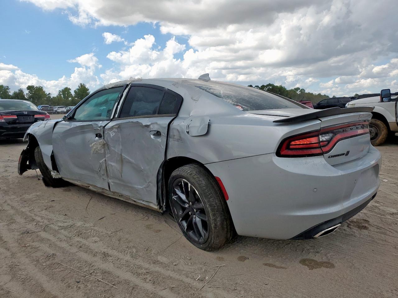 2022 Dodge Charger Sxt - Фото 2
