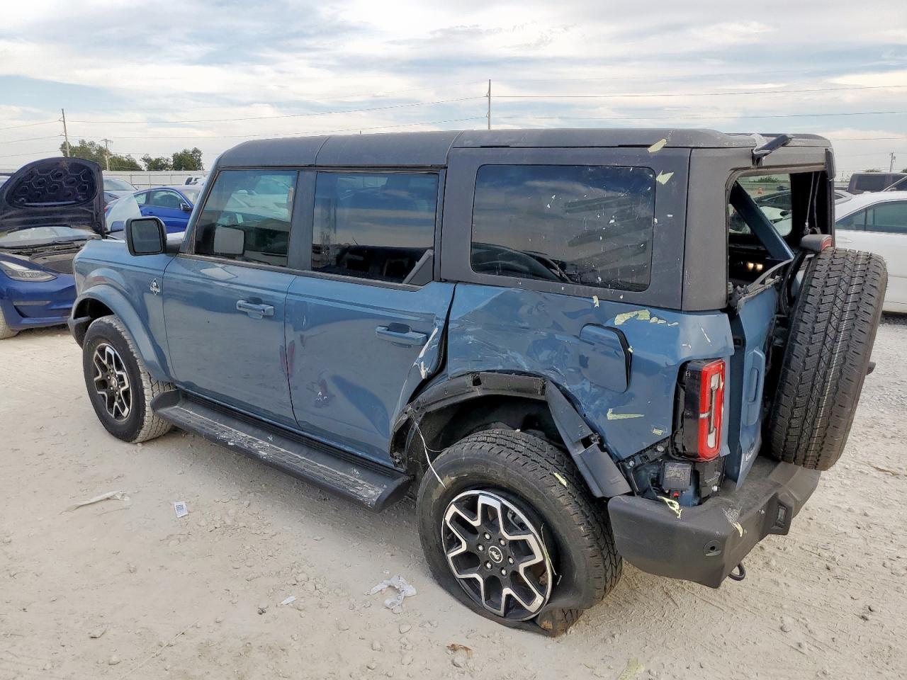 2025 Ford Bronco Outer Banks - Фото 2