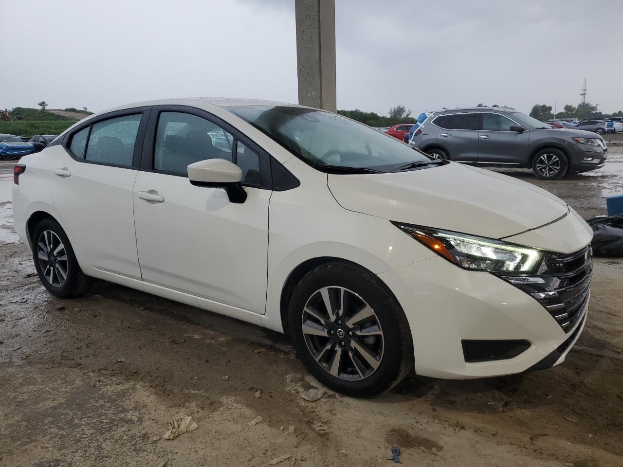 2025 Nissan Versa Sv - Image 4