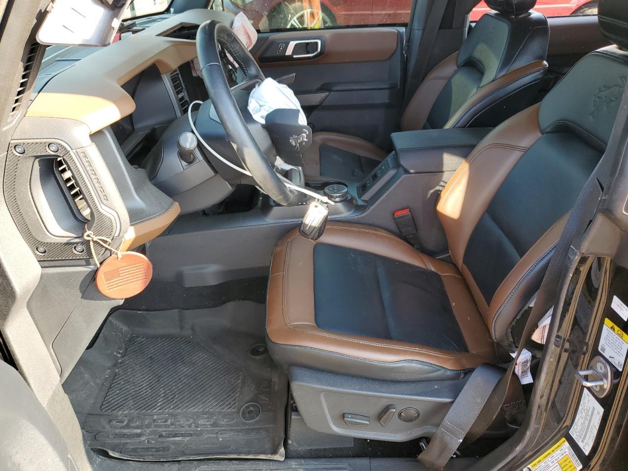 2024 Ford Bronco Outer Banks - Image 7