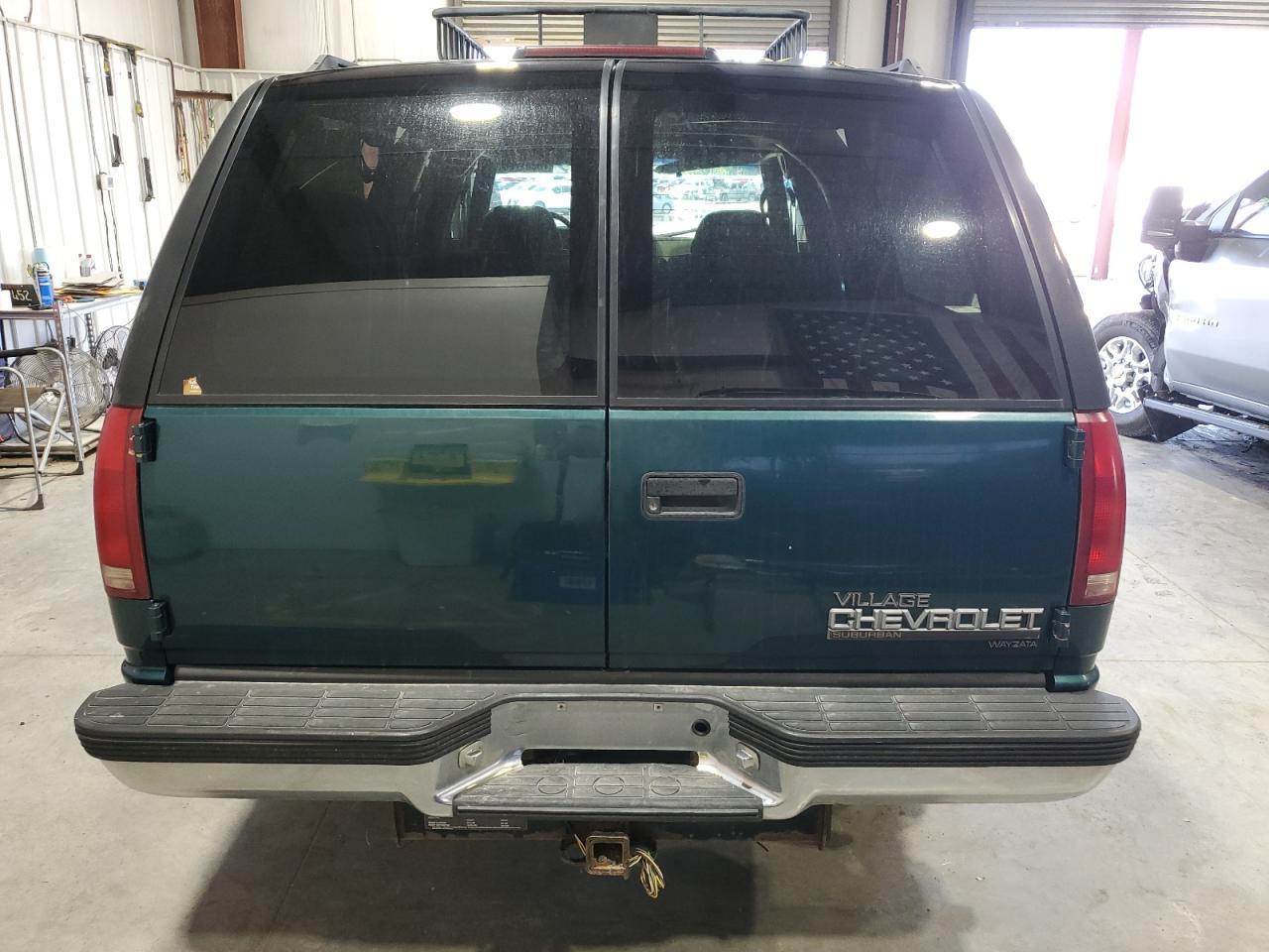 1996 Chevrolet Suburban K1500 - Фото 6