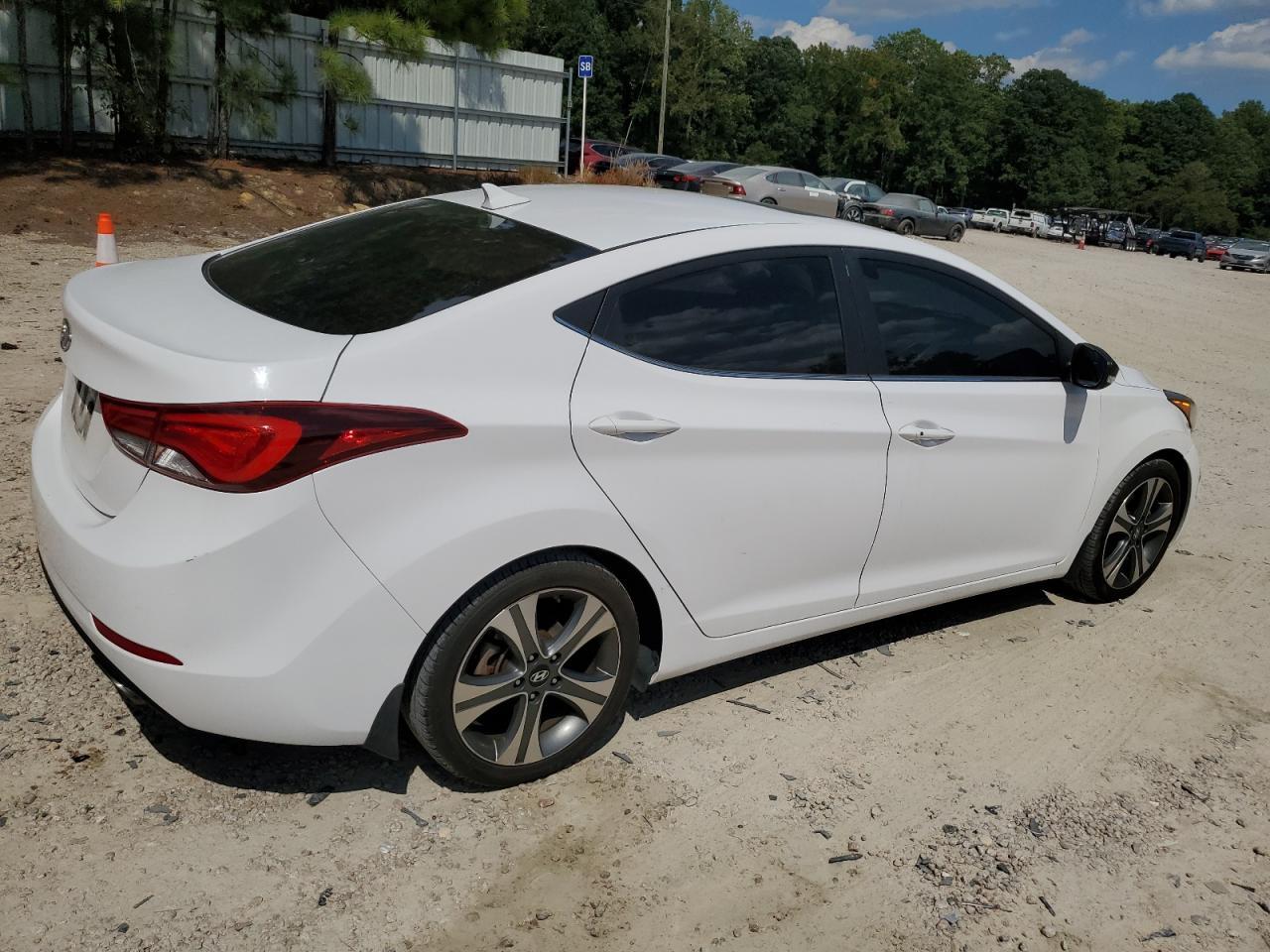 2015 Hyundai Elantra Se - Фото 3