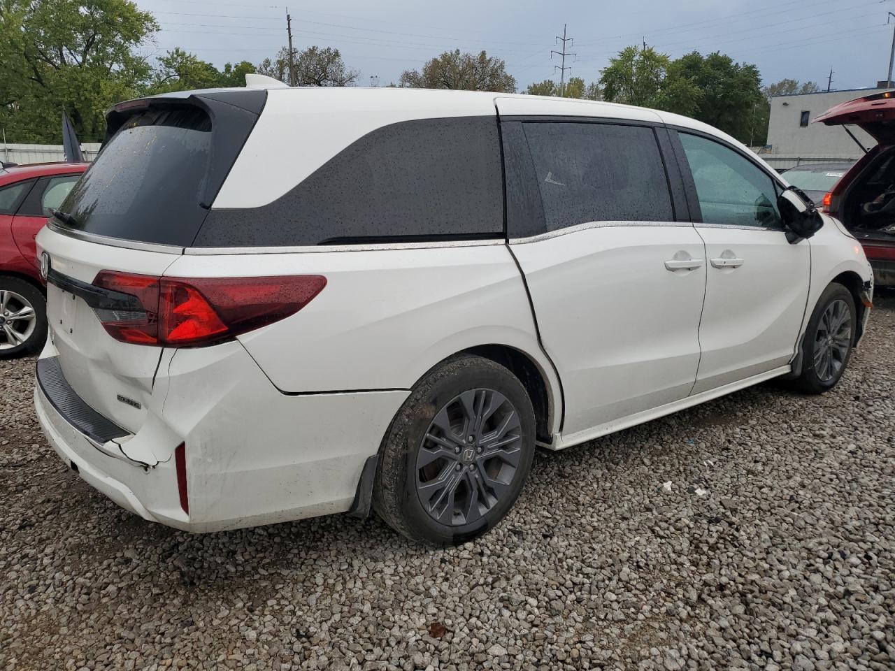 2025 Honda Odyssey Touring - Фото 3
