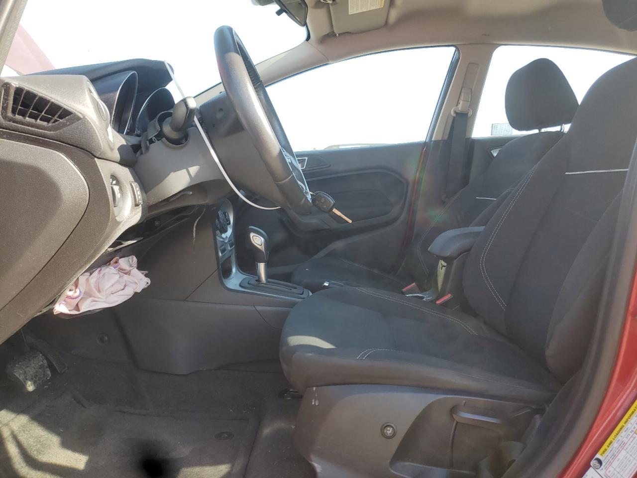 2014 Ford Fiesta Se - Фото 7