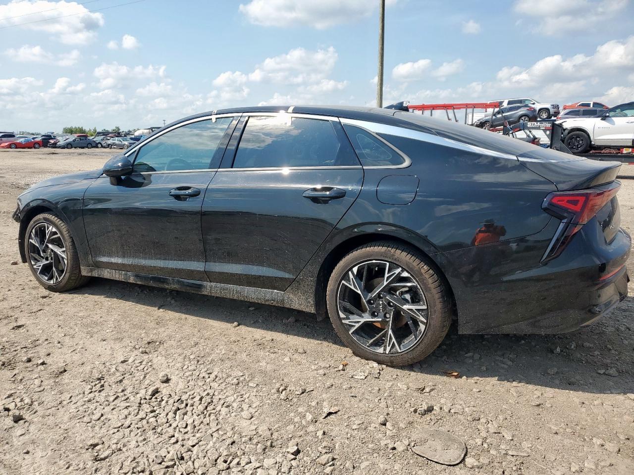 2025 Kia K5 Gt Line - Image 2