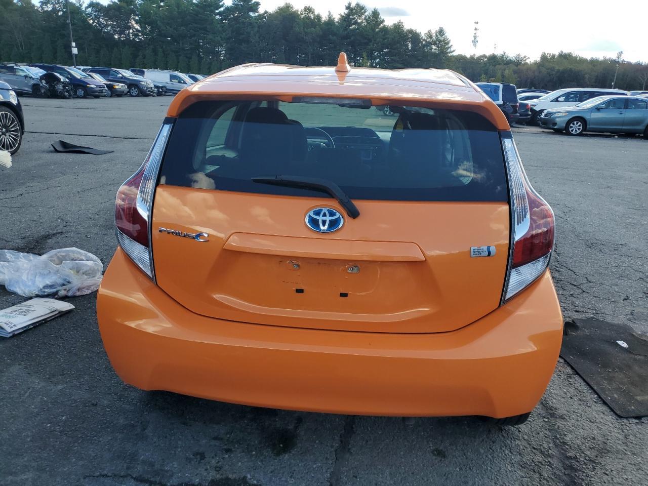 2016 Toyota Prius C - Фото 6