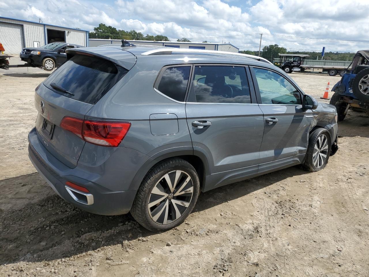 2024 Volkswagen Taos Se - Фото 3