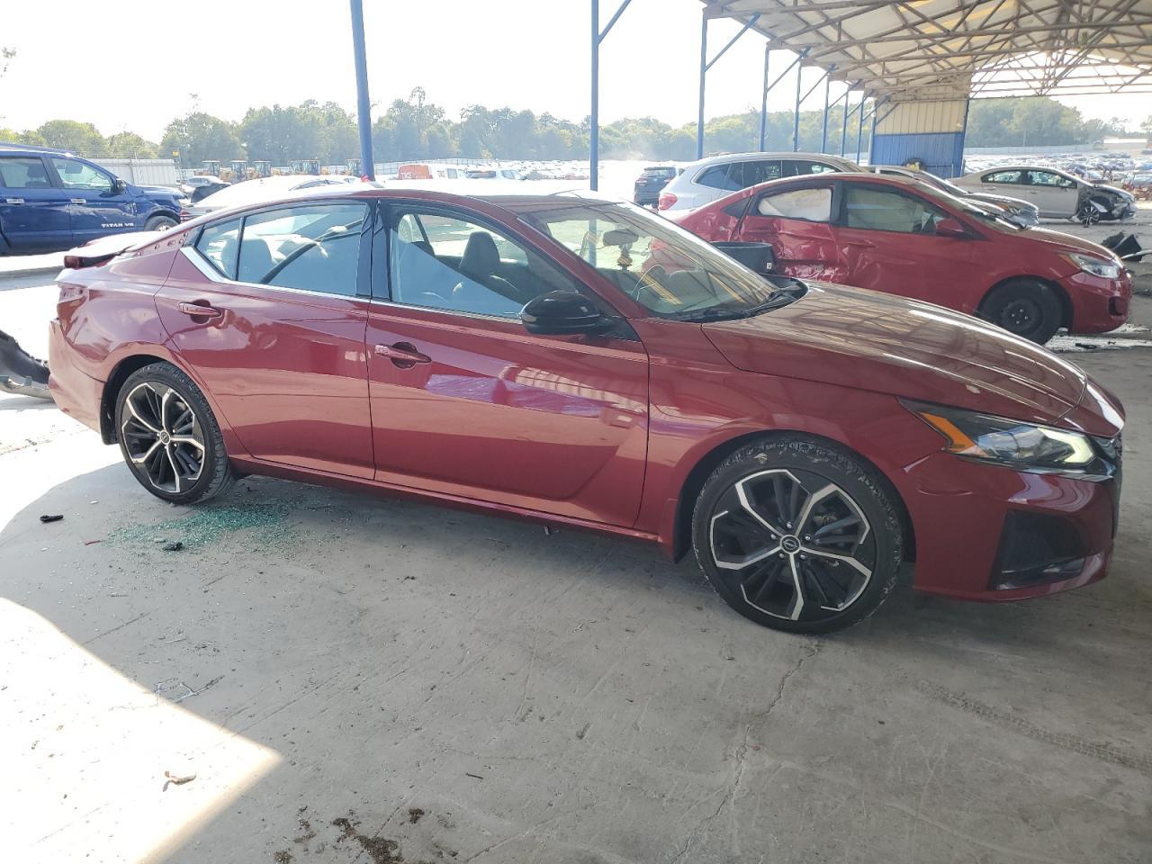 2023 Nissan Altima Sr - Image 4