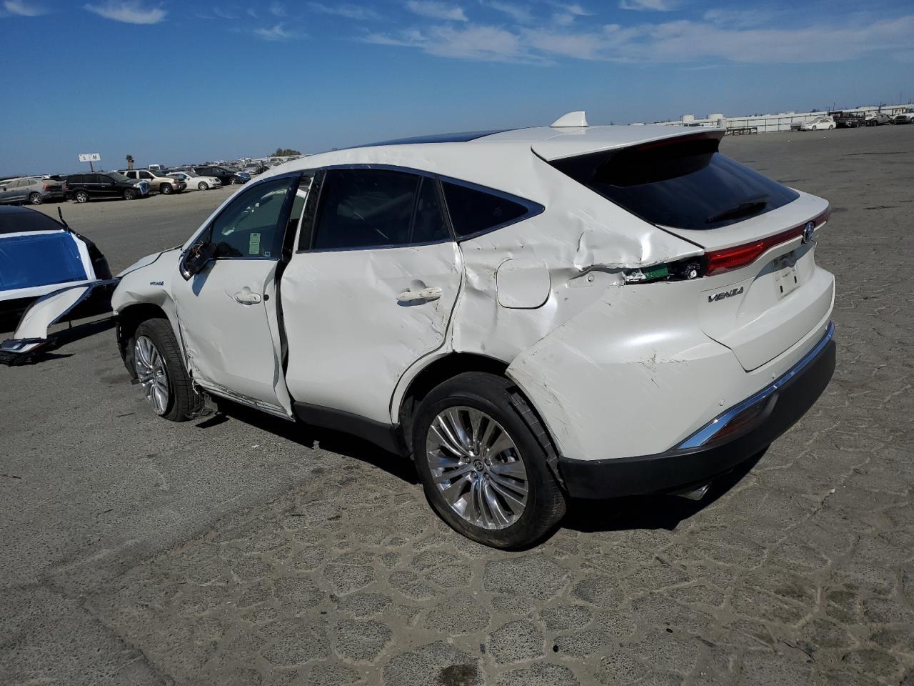 2021 Toyota Venza Le - Фото 2