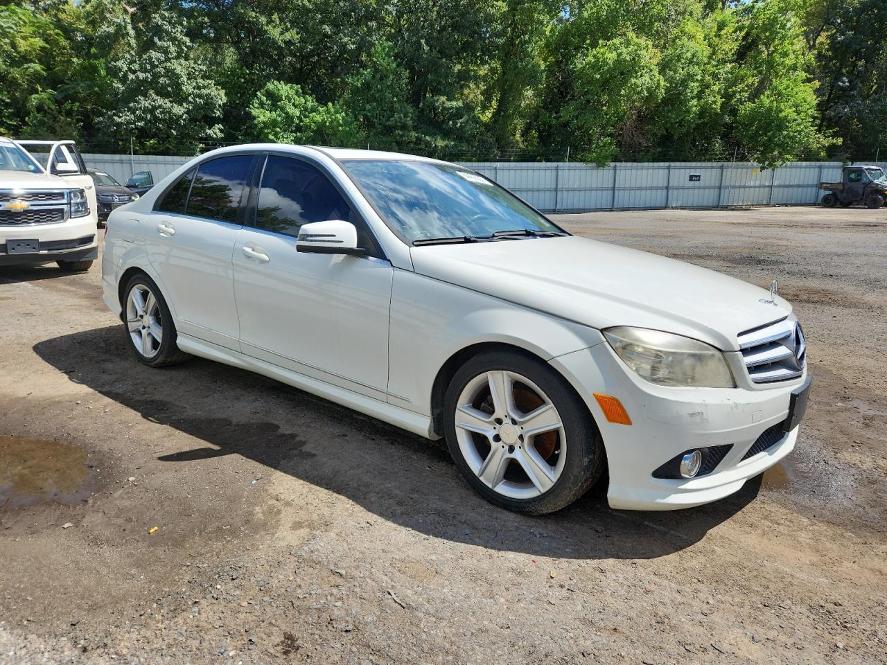 2010 Mercedes-Benz C 300 - Фото 4