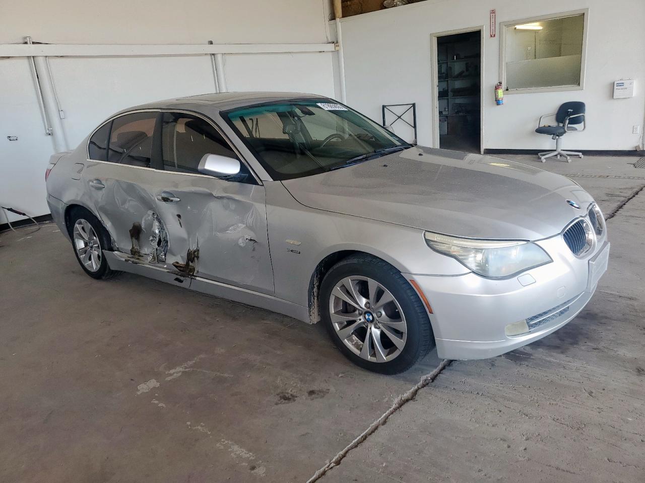 2010 BMW 535 Xi - Image 4