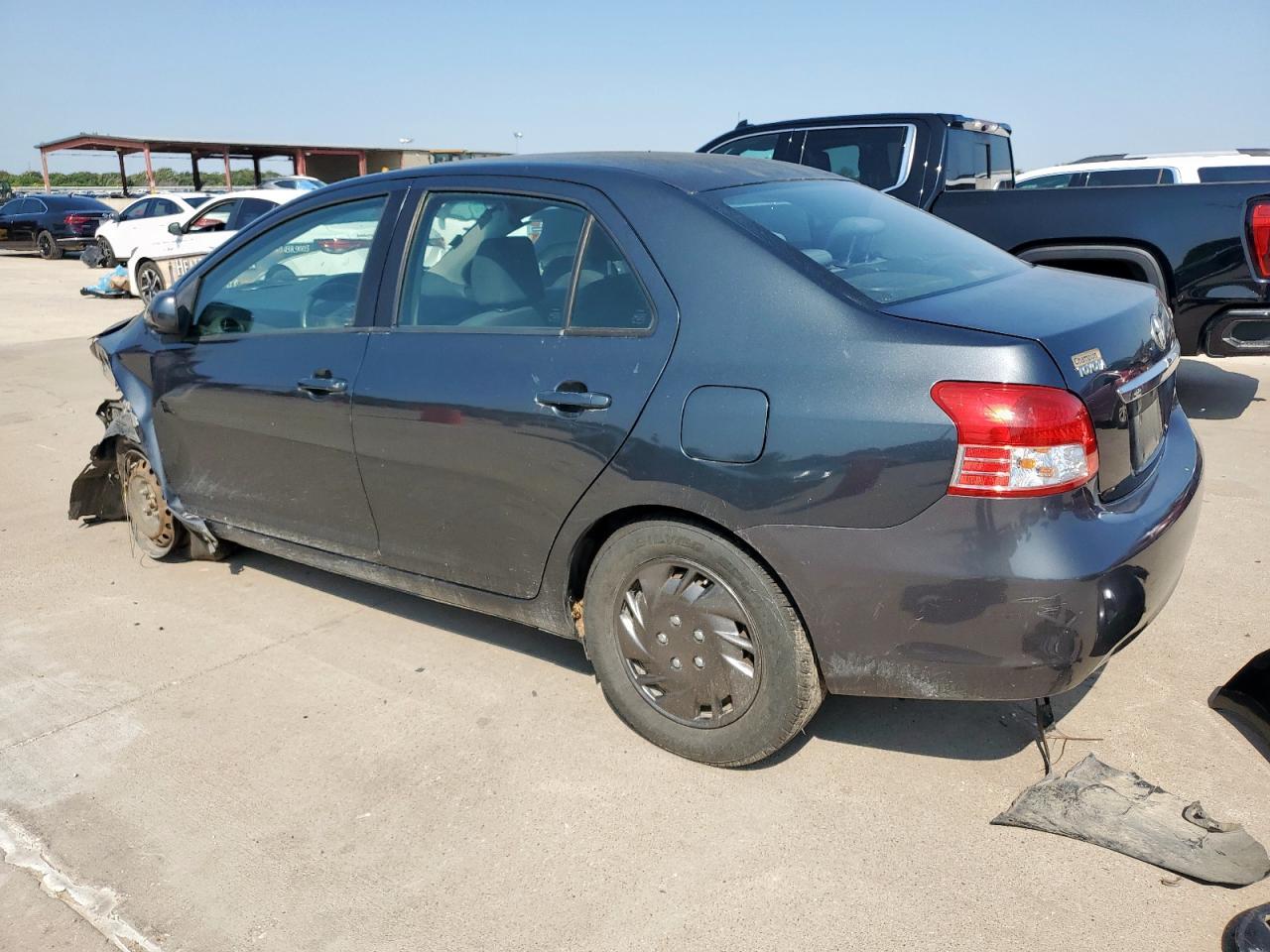 2010 Toyota Yaris - Фото 2