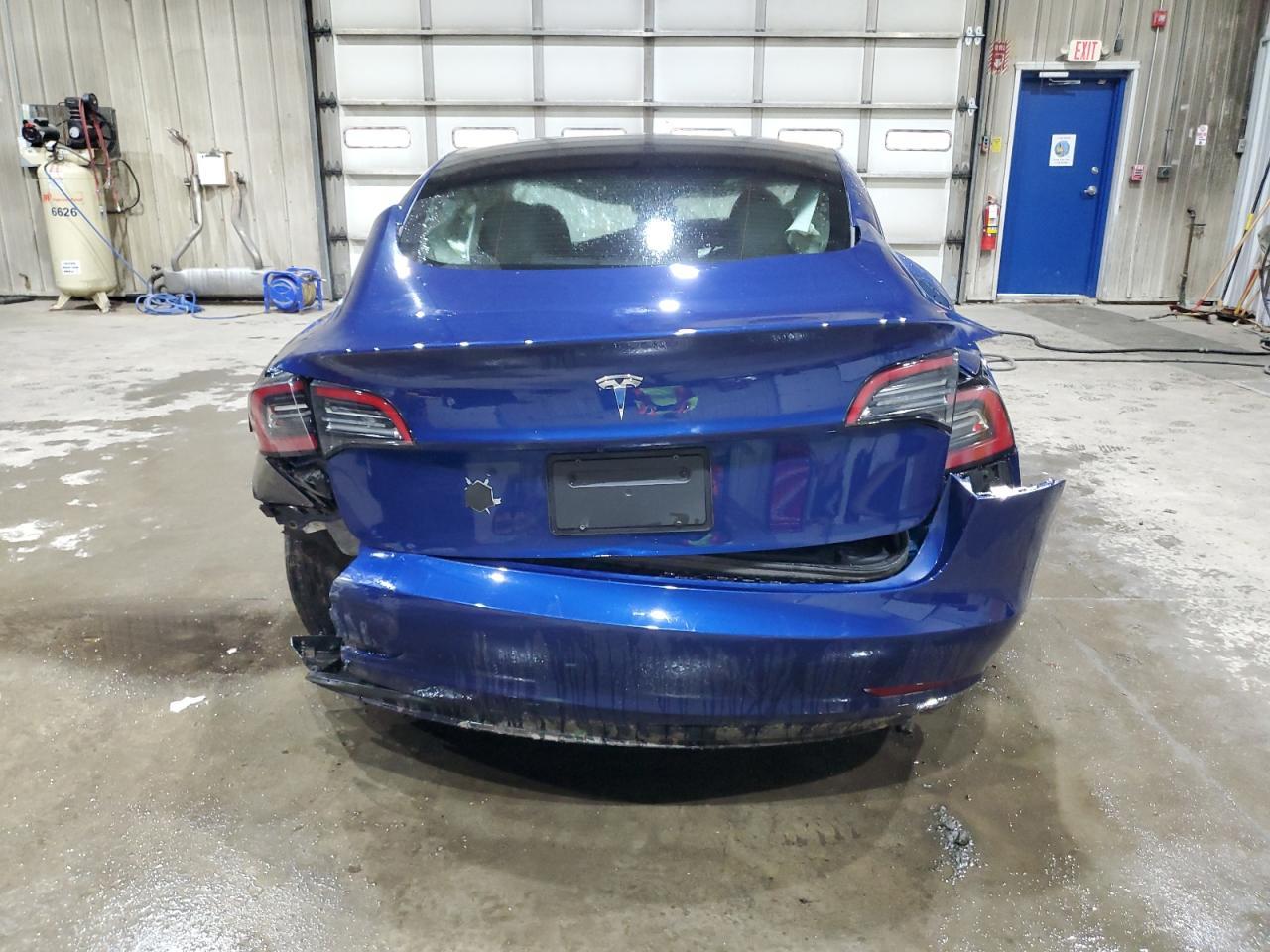 2023 Tesla Model 3 - Фото 6