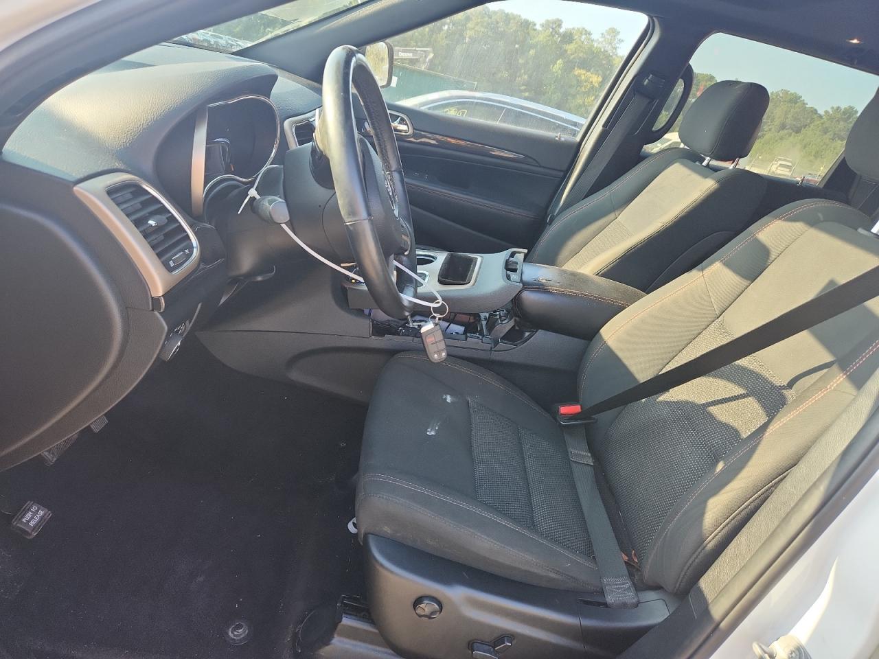2016 Jeep Grand Cherokee Laredo - Image 7