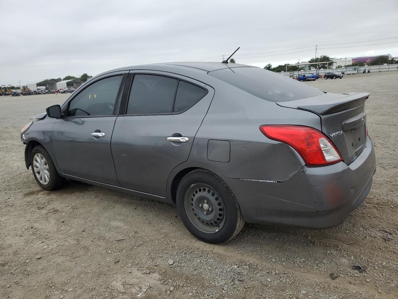 2019 Nissan Versa S - Фото 2