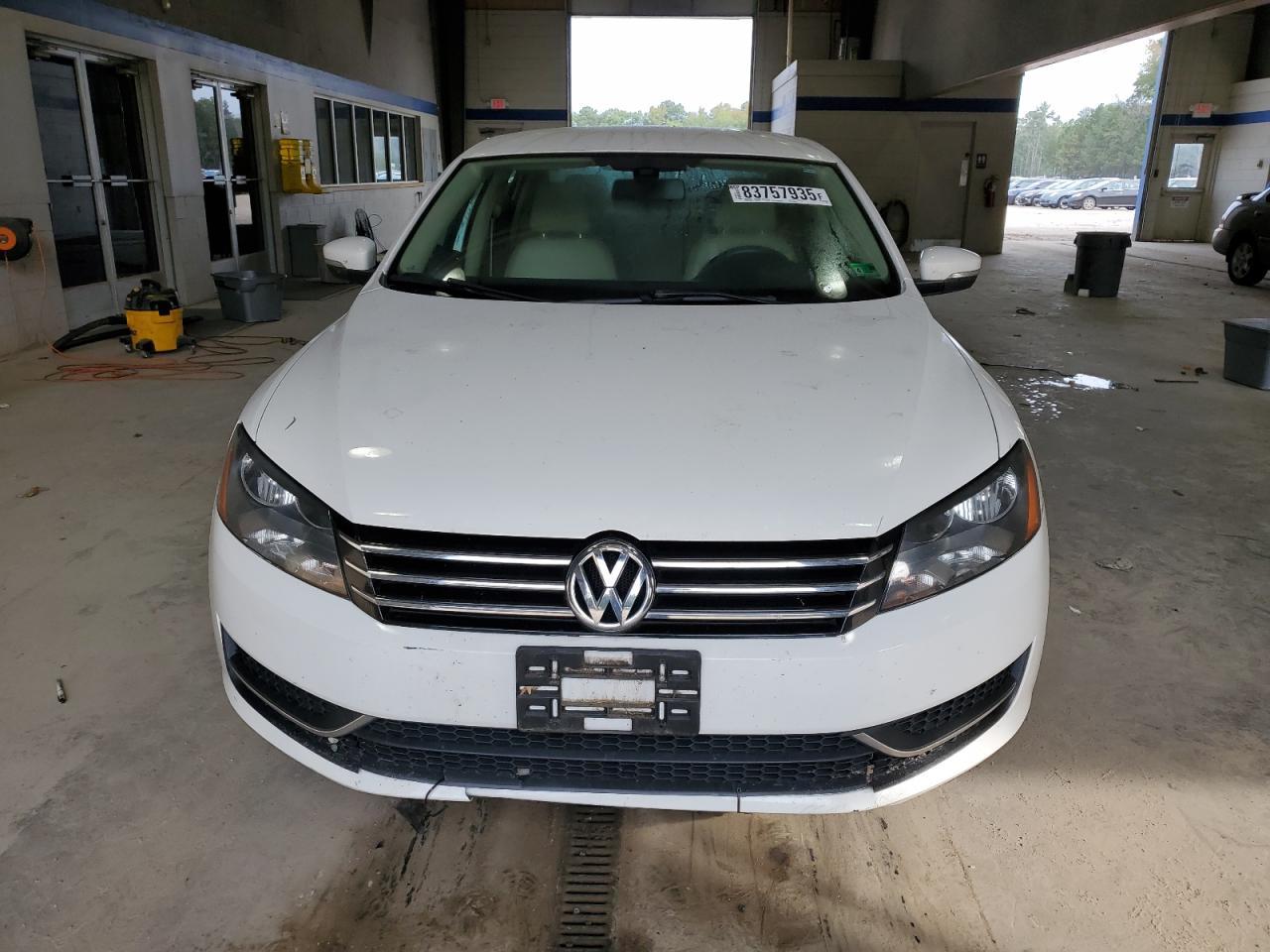 2014 Volkswagen Passat S - Фото 5