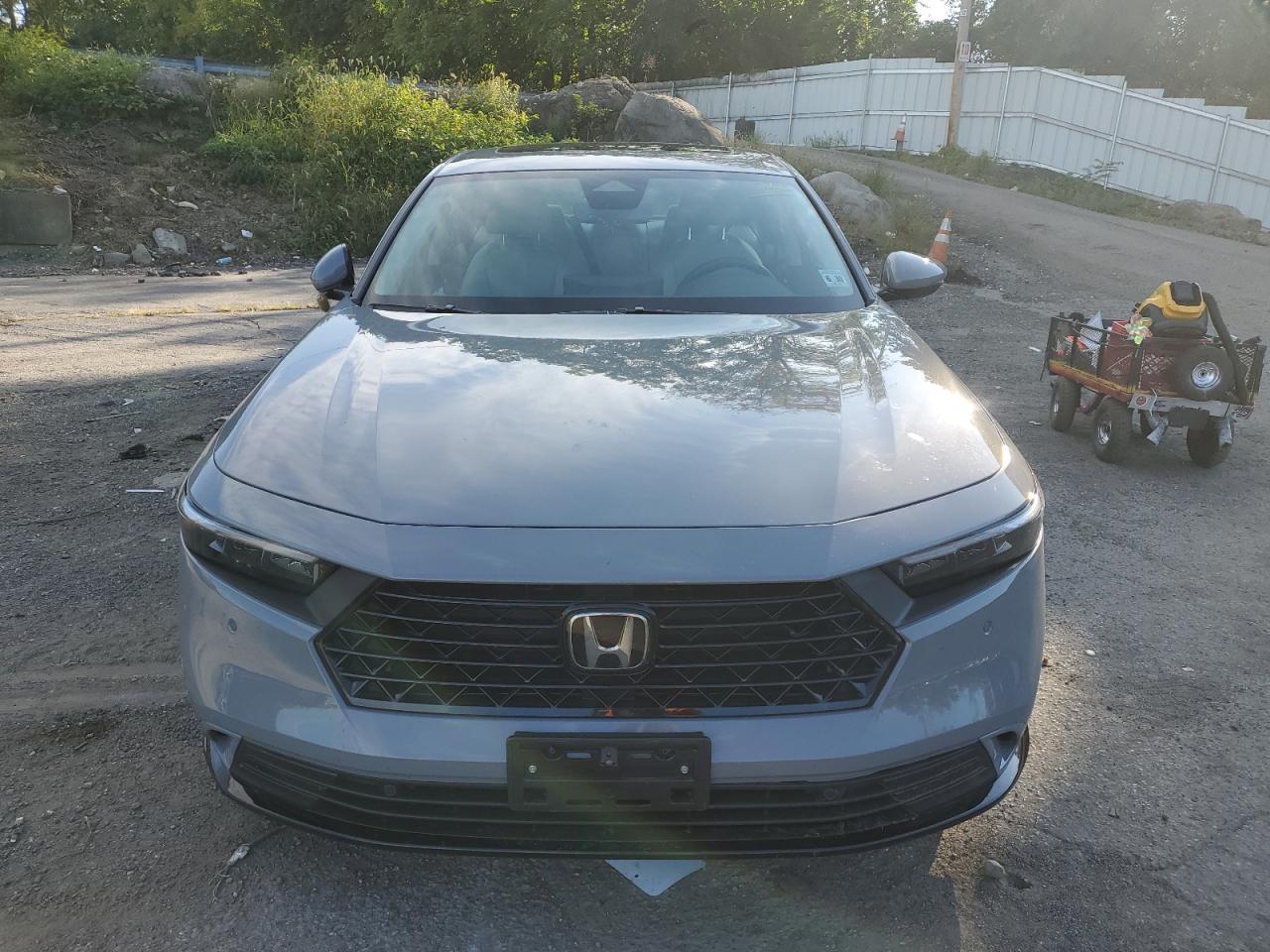 2025 Honda Accord Hybrid Exl - Image 5