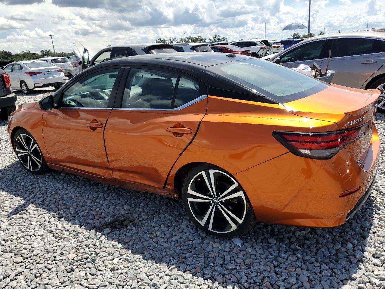 2021 Nissan Sentra Sr - Фото 2