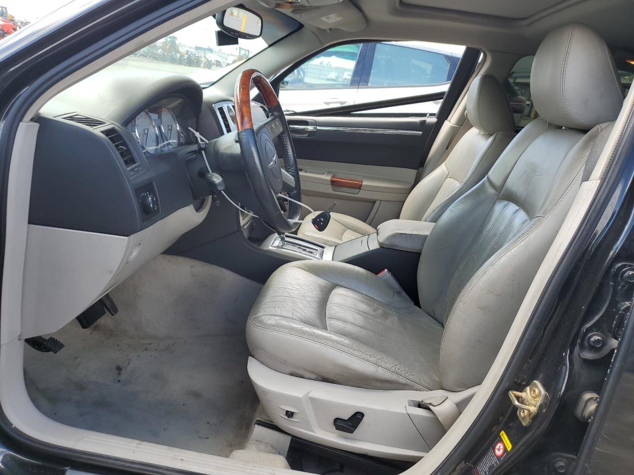 2005 Chrysler 300C - Фото 7