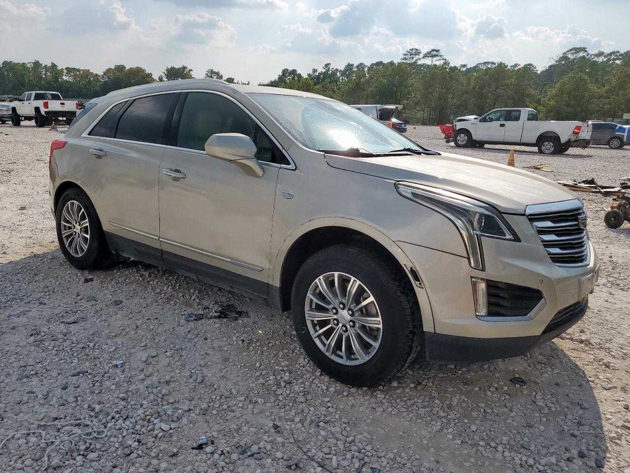 2017 Cadillac Xt5 Luxury - Image 4
